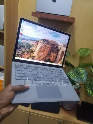 Microsoft Surface Laptop 4 14" 8GB RAM Intel Core i5 256GB SSD