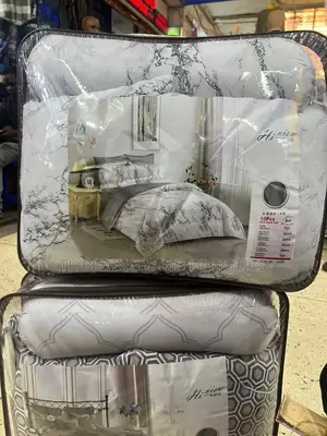 10-Piece Flowered Duvet Set (6x6)