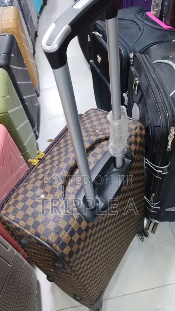 Trending Checkerboard Pattern Suitcase (Medium) - 1