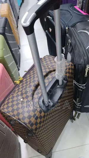 Trending Checkerboard Pattern Suitcase (Medium)