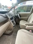 Toyota Noah 2011 White - 4
