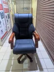 Refurbished Executive Leather Office Chair with Wooden Armrests - 3