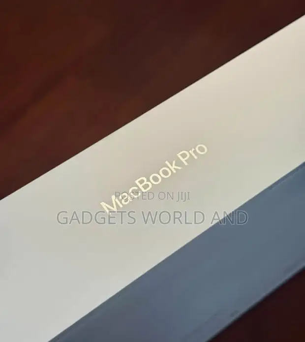 Apple MacBook Pro 14" M5 Pro 24GB RAM 1TB SSD - 1