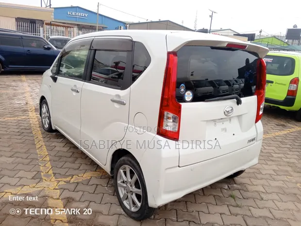 Daihatsu Move 2016 White - 1