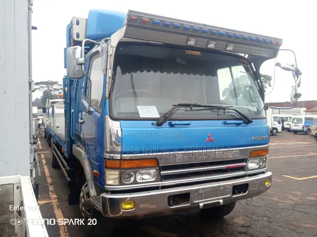 Mitsubishi Fuso Baby Face Truck - 1