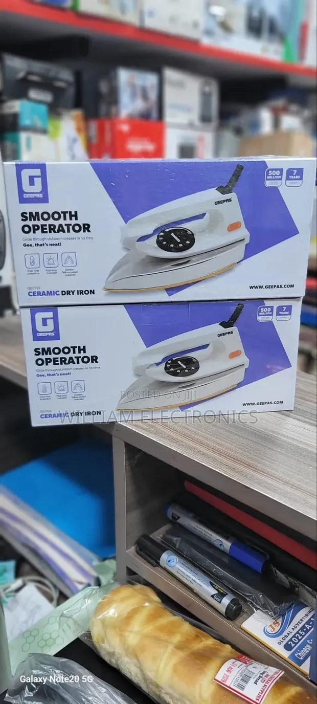 Geepas Ceramic Dry Iron GDI7729 - 1