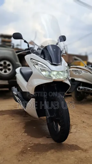 Honda PCX 125 Scooter 2022