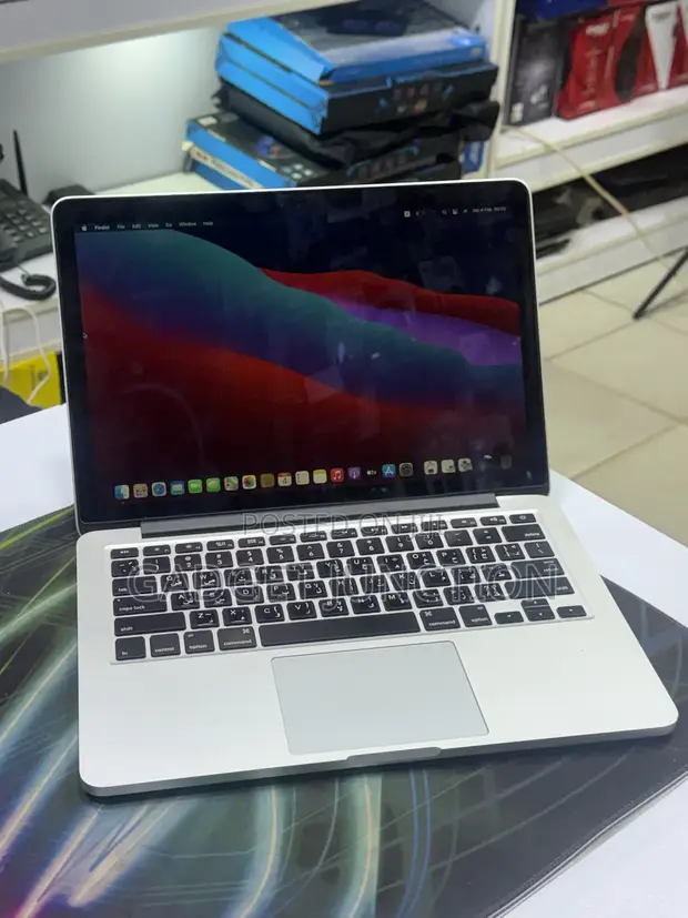 Apple MacBook Pro 13" (Mid 2014) - 16GB RAM, 256GB SSD - 1