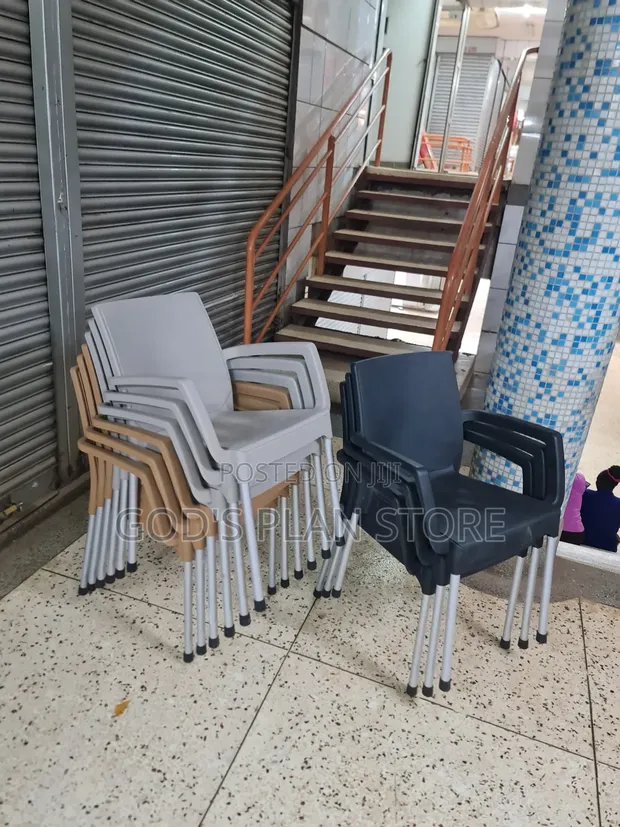 Willow Arm Plastic Chairs - 1