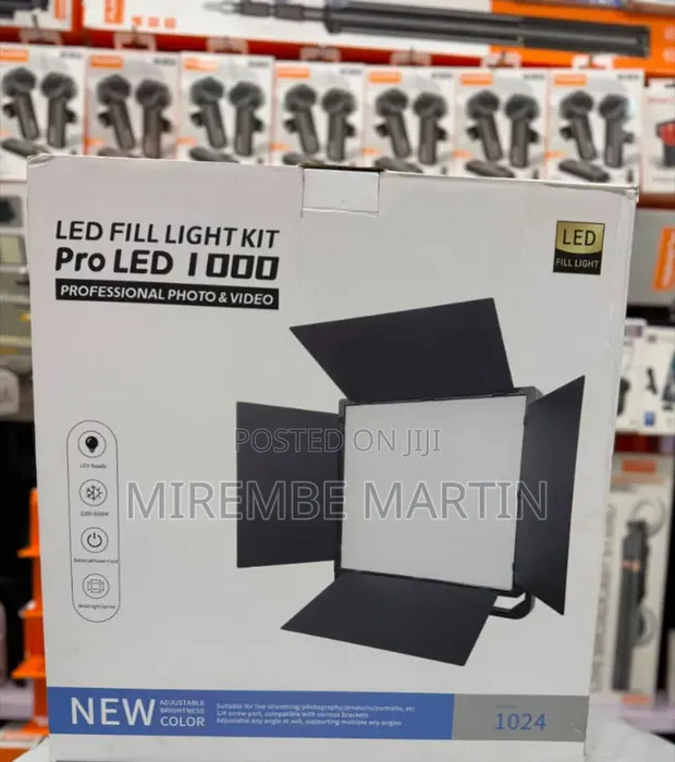 LED Fill Light Kit P-Pro 1000 with Batteries & Stand - 1