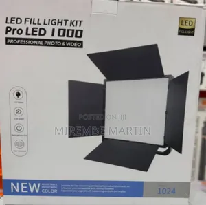 LED Fill Light Kit P-Pro 1000 with Batteries & Stand