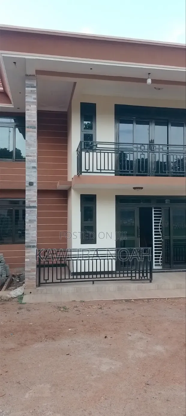 5 Bedroom Bungalow for Rent in Jinja - 1