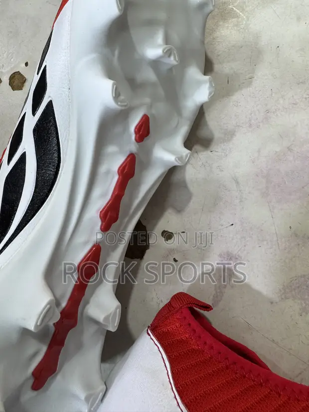 Adidas Predator Football Boots - 1