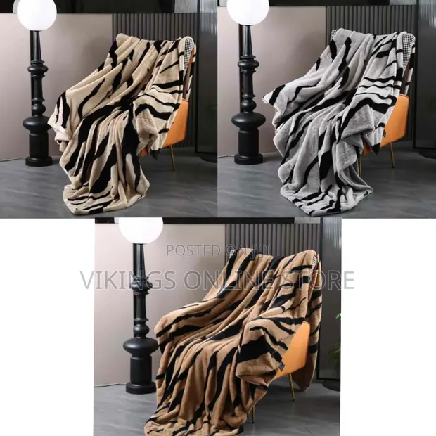 200x230cm Fuzzy Zebra Striped Faux Fur Throw Blanket - 1