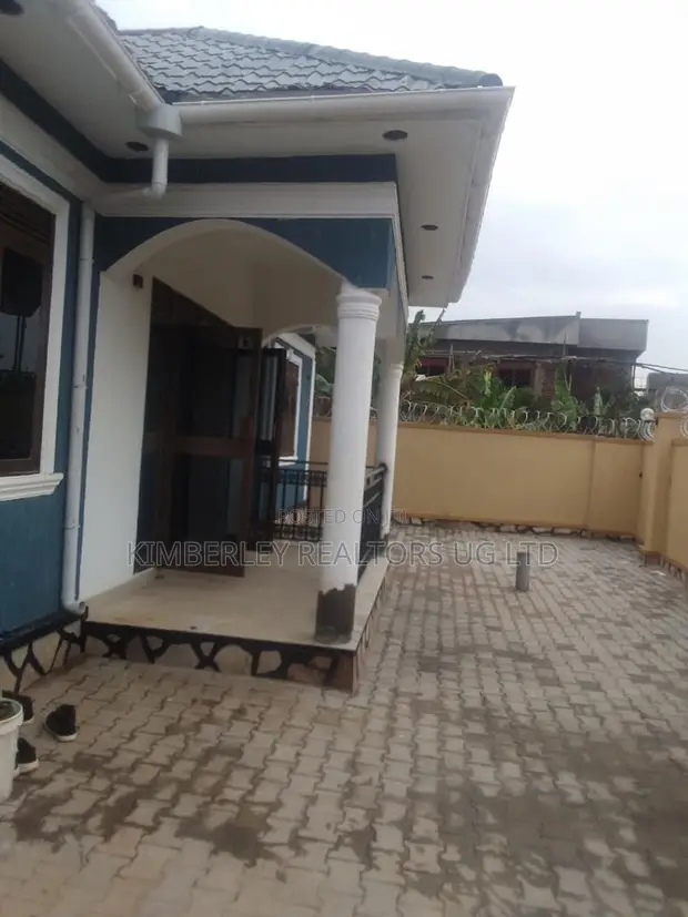 3 Bedroom House for Sale in Busaabala - 1