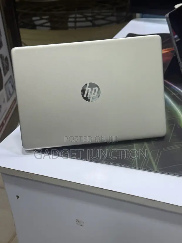 New HP 14S Laptop: 8GB RAM, 256GB SSD, AMD Ryzen 3 - 1