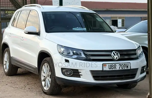 Volkswagen Tiguan S 2013 White - 1