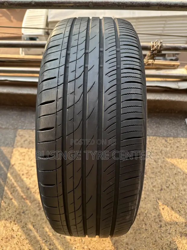 Toyo Tyres Size 225/55R19 - Japan Used - 1