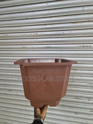 Stackable Plastic Flower Pots (Brand New)