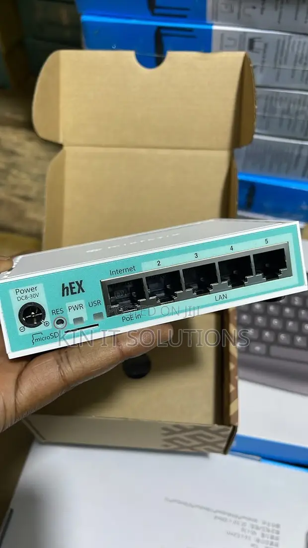 MikroTik Hex 750gr3 Router - 1