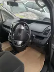 Toyota Voxy V 2WD 8-Seater 2013 Silver - 3