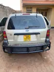 Ford Escape 2005 Gold - 3