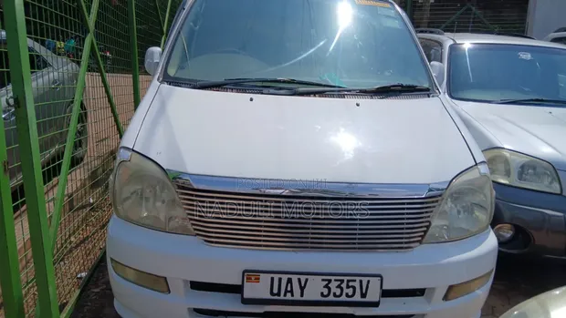 Toyota Regius 1998 White - 1