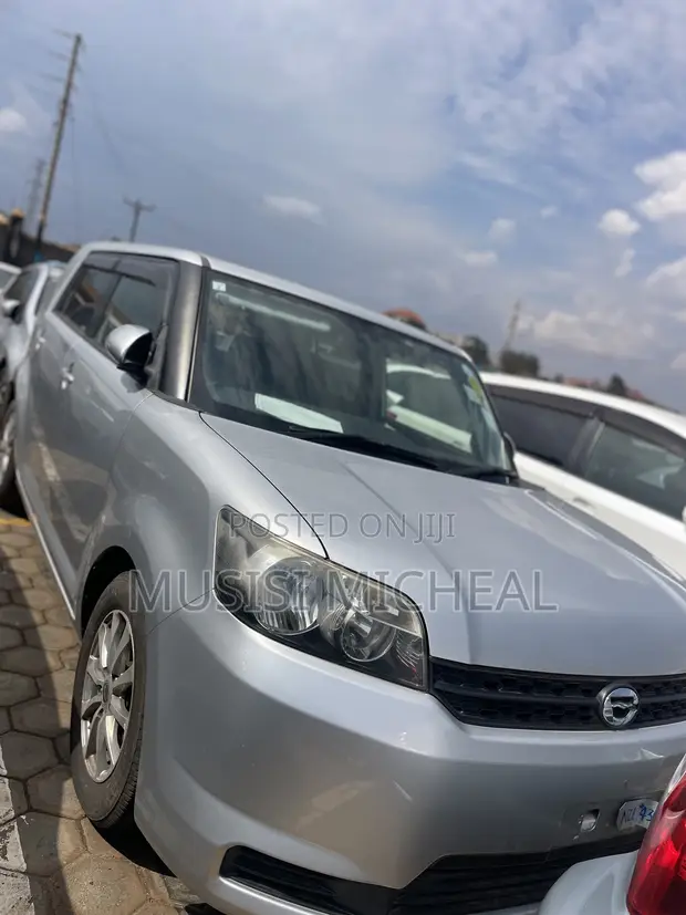 Toyota Corolla Rumion Hatchback 1.5 FWD 2012 Silver - 1