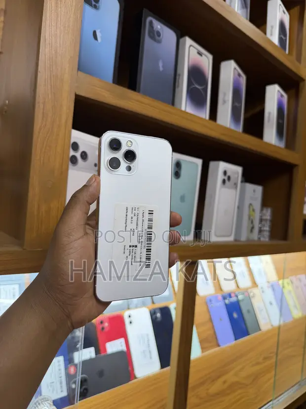Apple iPhone 12 Pro Max 128GB White - 1