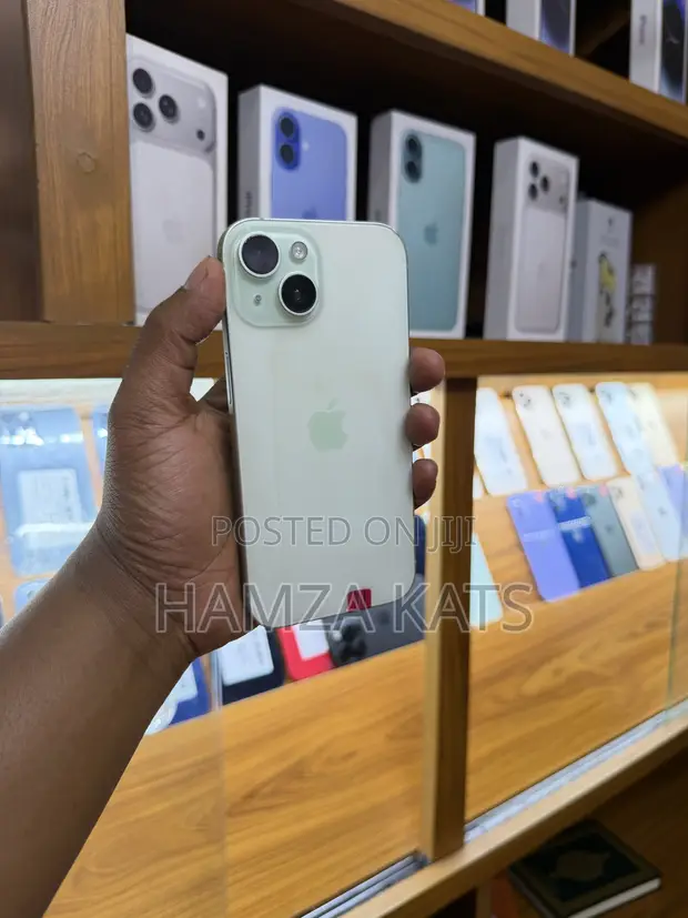 Apple iPhone 15 128GB Green - 1