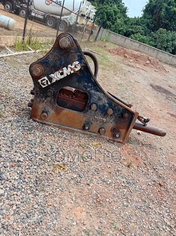Excavator for Hire with Hummer - 1