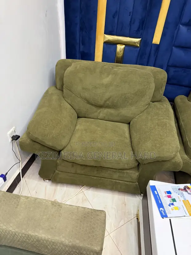 4-Seater Soft Set Chairs - 1