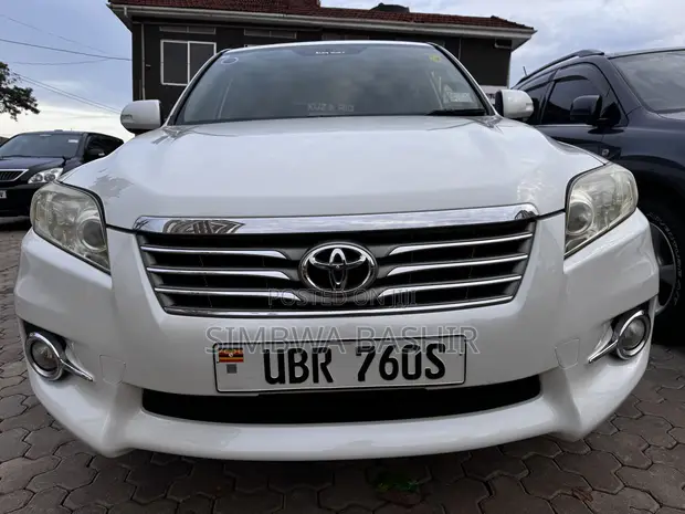 Toyota Vanguard 2013 White - 1