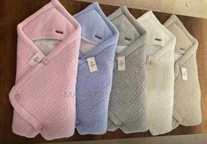 Baby Swaddle Blankets with Buttoned Design and Velsoft Lining
