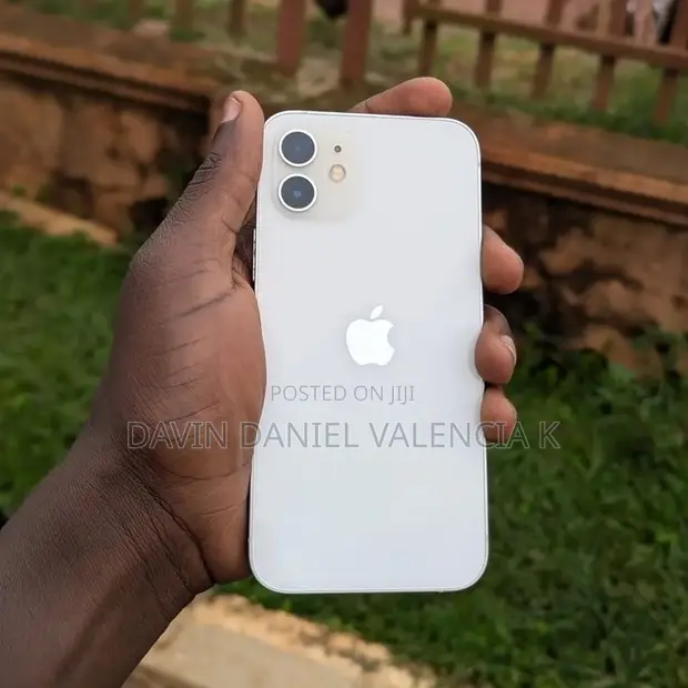 Apple iPhone 11 128GB White - 1