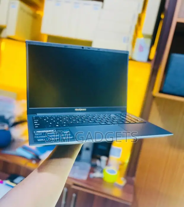 Touchmate 15.6" Laptop - Intel Core i5, 8GB RAM, 256GB SSD, Windows 11 - 1