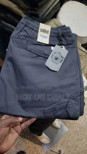 Men's Relaxed-Fit Cargo Trousers - Elastic Waist