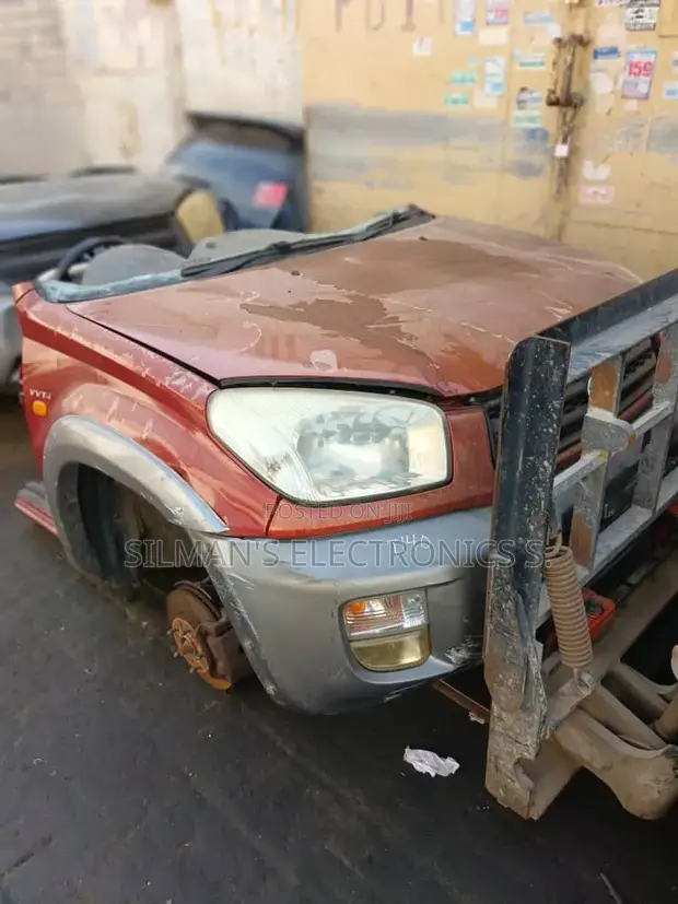 Toyota RAV4 2002-2006 Complete Half Cut - 1