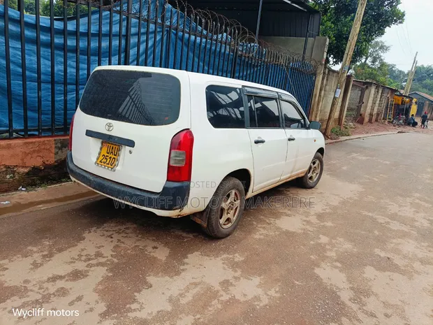 Toyota HiAce 2006 - 4WD - 1