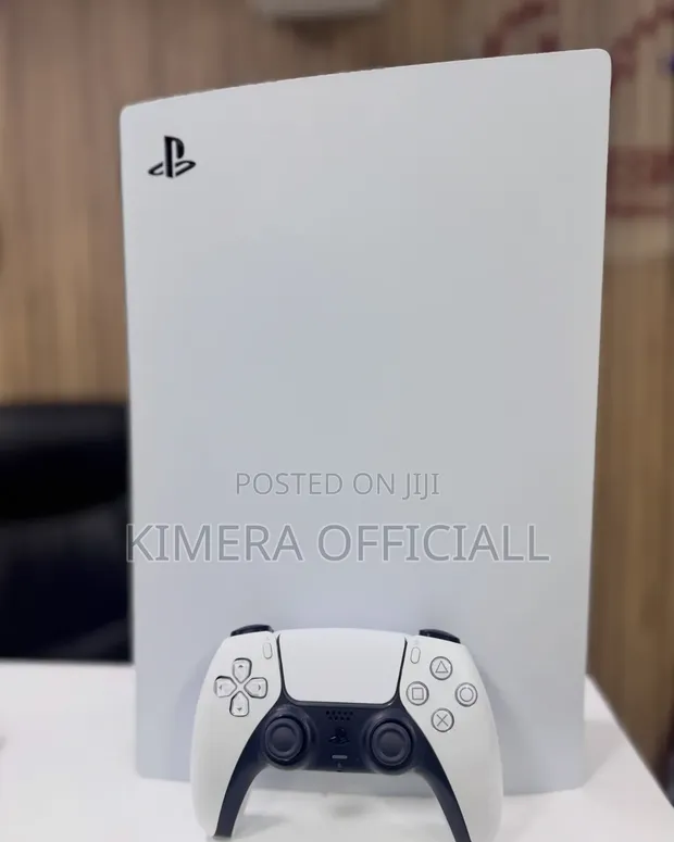 PlayStation 5 Standard Disc Edition - 1