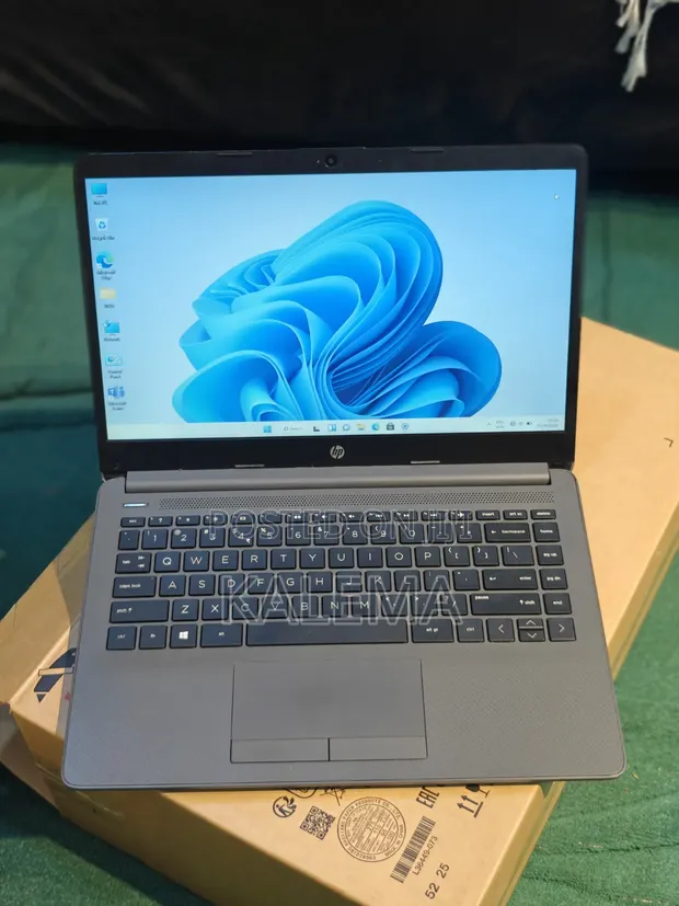 HP Laptop 240 G8 14" AMD Ryzen 4GB RAM 128GB SSD - 1