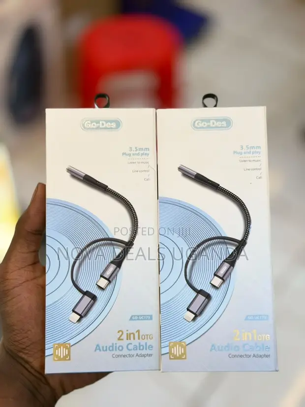 Go Des 2-in-1 OTG Audio Cable: 3.5mm to Lightning + Type-C - 1