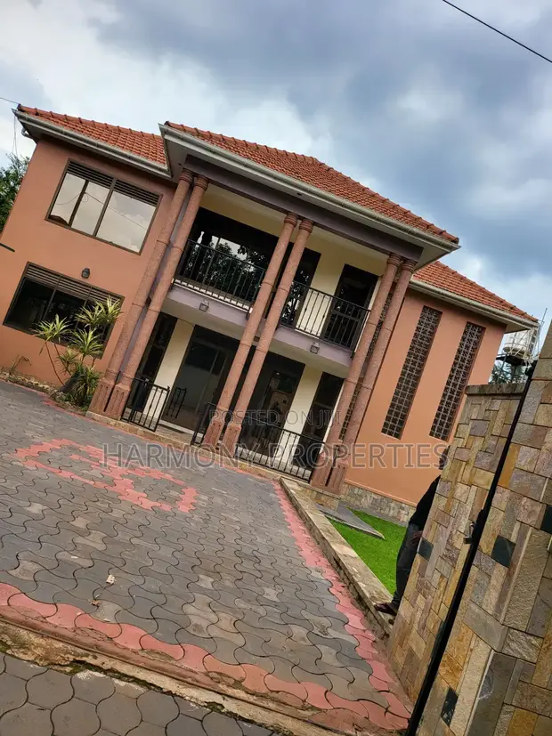 5 Bedroom House for Rent in Muyenga Bukasa - 1