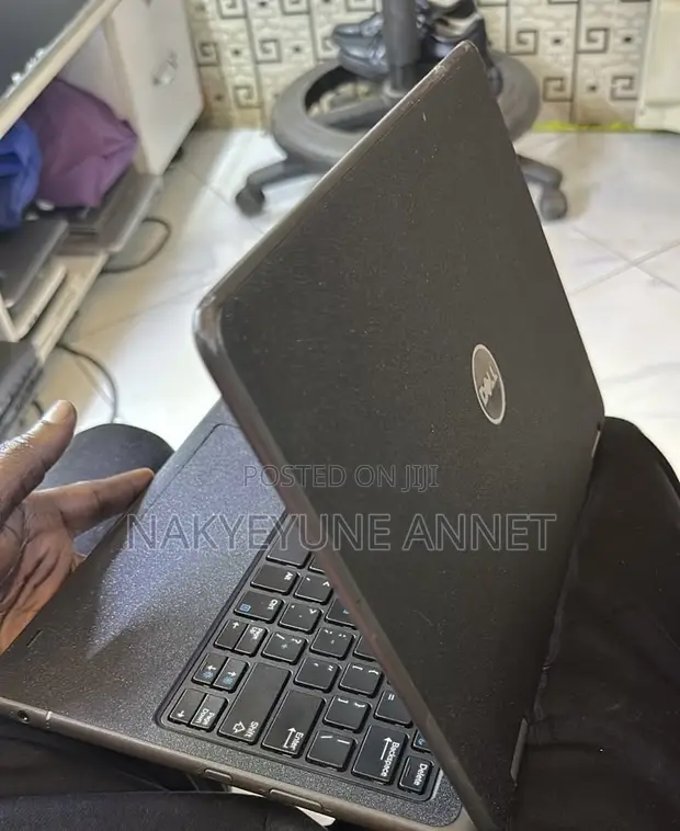 Dell Latitude 3190 Laptop - 1