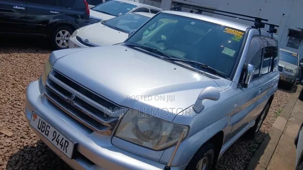 Mitsubishi Pajero IO 2006 Silver - 1