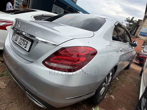 Mercedes-Benz C180 2017 Silver - 1