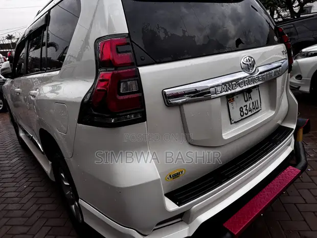 Toyota Land Cruiser Prado 2018 White - 1