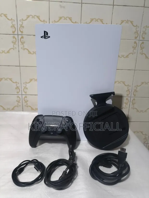 PlayStation 5 Standard Disc Edition - 1