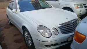 Mercedes-Benz E300 2007 White Automatic