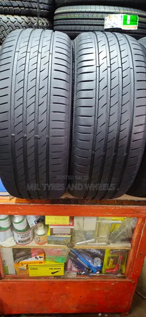 225/45 R18 Maxtrek Tires